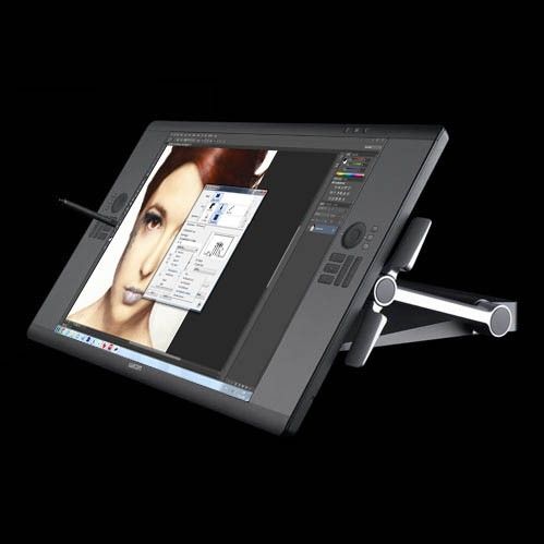 Wacom Cintiq 24HD Touch 1