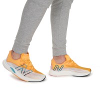 Кросівки чоловічі New Balance Fuel Cell Rebel V2 MFCXLG2 р.42,5  5